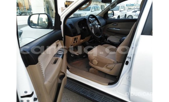 Acheter Import Voiture Toyota Fortuner Blanc à Import - Dubai, Barh el Gazel Acheter Import Voiture Toyota Fortuner Blanc à Import - Dubai, Barh el Gazel
