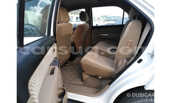Acheter Import Voiture Toyota Fortuner Blanc à Import - Dubai, Barh el Gazel Acheter Import Voiture Toyota Fortuner Blanc à Import - Dubai, Barh el Gazel