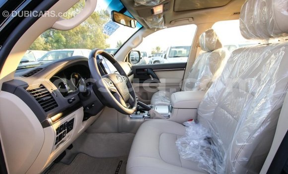 Acheter Import Voiture Toyota Land Cruiser Noir à Import - Dubai, Barh el Gazel Acheter Import Voiture Toyota Land Cruiser Noir à Import - Dubai, Barh el Gazel