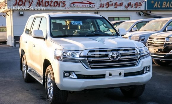 Acheter Import Voiture Toyota Land Cruiser Blanc à Import - Dubai, Barh el Gazel Acheter Import Voiture Toyota Land Cruiser Blanc à Import - Dubai, Barh el Gazel