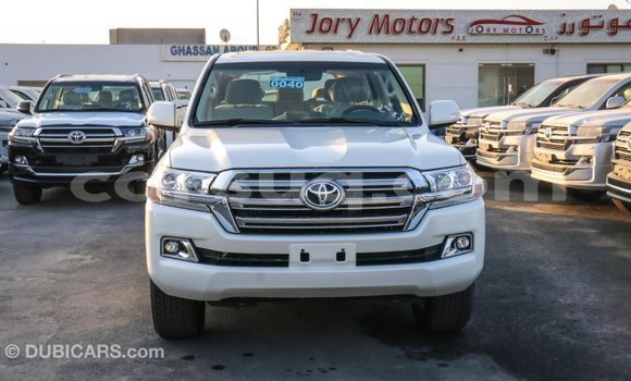 Acheter Import Voiture Toyota Land Cruiser Blanc à Import - Dubai, Barh el Gazel Acheter Import Voiture Toyota Land Cruiser Blanc à Import - Dubai, Barh el Gazel