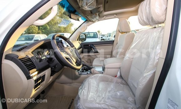 Acheter Import Voiture Toyota Land Cruiser Blanc à Import - Dubai, Barh el Gazel Acheter Import Voiture Toyota Land Cruiser Blanc à Import - Dubai, Barh el Gazel