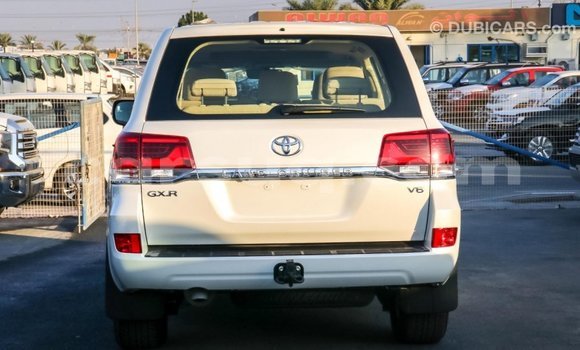 Acheter Import Voiture Toyota Land Cruiser Blanc à Import - Dubai, Barh el Gazel Acheter Import Voiture Toyota Land Cruiser Blanc à Import - Dubai, Barh el Gazel