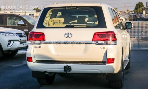 Acheter Import Voiture Toyota Land Cruiser Blanc à Import - Dubai, Barh el Gazel Acheter Import Voiture Toyota Land Cruiser Blanc à Import - Dubai, Barh el Gazel