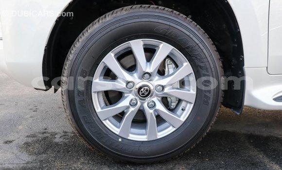 Acheter Import Voiture Toyota Land Cruiser Blanc à Import - Dubai, Barh el Gazel Acheter Import Voiture Toyota Land Cruiser Blanc à Import - Dubai, Barh el Gazel