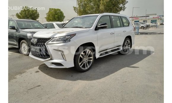 Acheter Import Voiture Lexus LX Blanc à Import - Dubai, Barh el Gazel
