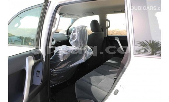 Acheter Import Voiture Toyota Prado Blanc à Import - Dubai, Barh el Gazel Acheter Import Voiture Toyota Prado Blanc à Import - Dubai, Barh el Gazel