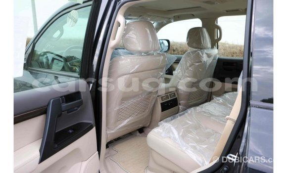 Acheter Import Voiture Toyota Land Cruiser Noir à Import - Dubai, Barh el Gazel Acheter Import Voiture Toyota Land Cruiser Noir à Import - Dubai, Barh el Gazel