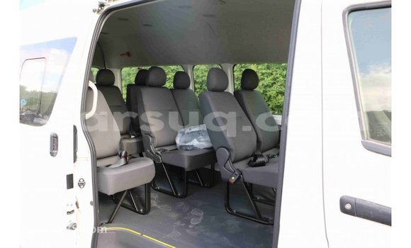 Acheter Import Voiture Toyota Hiace Blanc à Import - Dubai, Barh el Gazel Acheter Import Voiture Toyota Hiace Blanc à Import - Dubai, Barh el Gazel