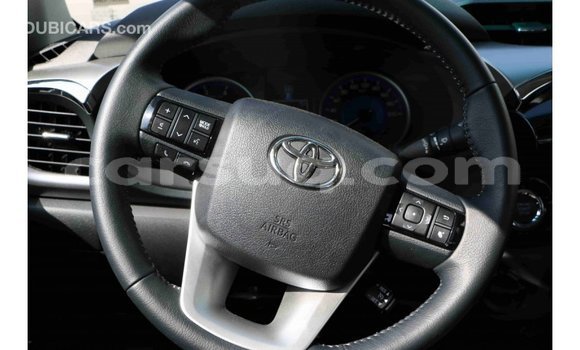 Acheter Import Voiture Toyota Hilux Noir à Import - Dubai, Barh el Gazel Acheter Import Voiture Toyota Hilux Noir à Import - Dubai, Barh el Gazel
