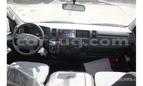Acheter Import Voiture Toyota Hiace Blanc à Import - Dubai, Barh el Gazel Acheter Import Voiture Toyota Hiace Blanc à Import - Dubai, Barh el Gazel