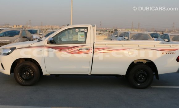Acheter Import Voiture Toyota Hilux Blanc à Import - Dubai, Barh el Gazel Acheter Import Voiture Toyota Hilux Blanc à Import - Dubai, Barh el Gazel