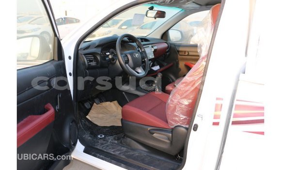 Acheter Import Voiture Toyota Hilux Blanc à Import - Dubai, Barh el Gazel Acheter Import Voiture Toyota Hilux Blanc à Import - Dubai, Barh el Gazel