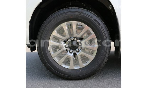 Acheter Import Voiture Toyota Prado Blanc à Import - Dubai, Barh el Gazel Acheter Import Voiture Toyota Prado Blanc à Import - Dubai, Barh el Gazel