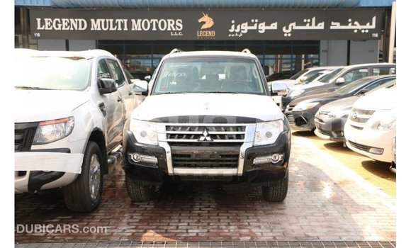 Acheter Import Voiture Mitsubishi Pajero Noir à Import - Dubai, Barh el Gazel Acheter Import Voiture Mitsubishi Pajero Noir à Import - Dubai, Barh el Gazel