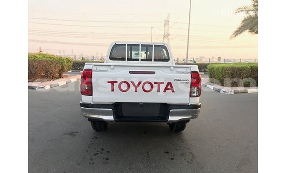 Acheter Import Voiture Toyota Hilux Blanc à Import - Dubai, Barh el Gazel Acheter Import Voiture Toyota Hilux Blanc à Import - Dubai, Barh el Gazel