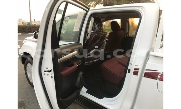 Acheter Import Voiture Toyota Hilux Blanc à Import - Dubai, Barh el Gazel Acheter Import Voiture Toyota Hilux Blanc à Import - Dubai, Barh el Gazel