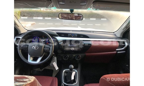 Acheter Import Voiture Toyota Hilux Blanc à Import - Dubai, Barh el Gazel Acheter Import Voiture Toyota Hilux Blanc à Import - Dubai, Barh el Gazel