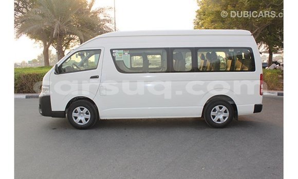 Acheter Import Voiture Toyota Hiace Blanc à Import - Dubai, Barh el Gazel Acheter Import Voiture Toyota Hiace Blanc à Import - Dubai, Barh el Gazel