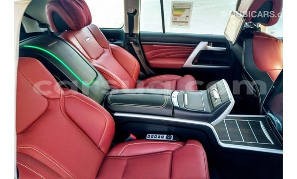 Acheter Import Voiture Toyota Land Cruiser Noir à Import - Dubai, Barh el Gazel Acheter Import Voiture Toyota Land Cruiser Noir à Import - Dubai, Barh el Gazel