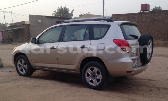 Acheter Neuf Voiture Toyota RAV4 Marron à N'Djamena au Tchad Acheter Neuf Voiture Toyota RAV4 Marron à N'Djamena au Tchad