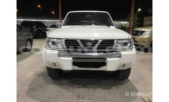 Acheter Import Voiture Nissan Patrol Blanc à Import - Dubai, Barh el Gazel Acheter Import Voiture Nissan Patrol Blanc à Import - Dubai, Barh el Gazel
