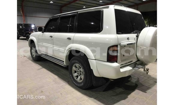 Acheter Import Voiture Nissan Patrol Blanc à Import - Dubai, Barh el Gazel Acheter Import Voiture Nissan Patrol Blanc à Import - Dubai, Barh el Gazel