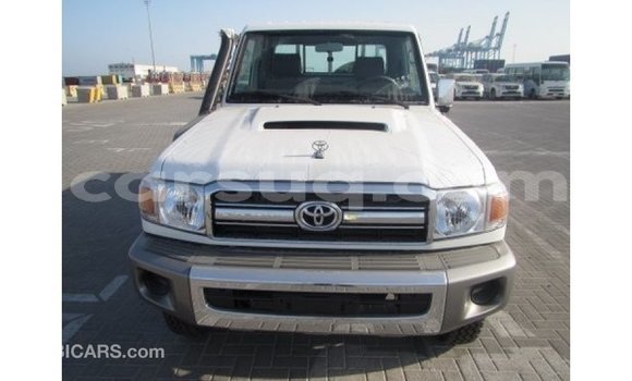 Buy Import Toyota Land Cruiser White Car in Import - Dubai in Barh el Gazel Buy Import Toyota Land Cruiser White Car in Import - Dubai in Barh el Gazel
