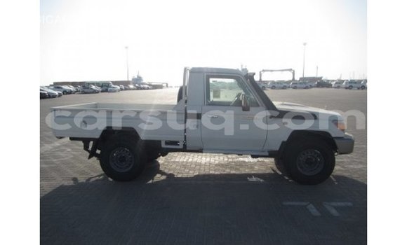 Buy Import Toyota Land Cruiser White Car in Import - Dubai in Barh el Gazel Buy Import Toyota Land Cruiser White Car in Import - Dubai in Barh el Gazel