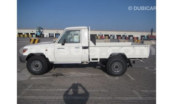 Buy Import Toyota Land Cruiser White Car in Import - Dubai in Barh el Gazel Buy Import Toyota Land Cruiser White Car in Import - Dubai in Barh el Gazel