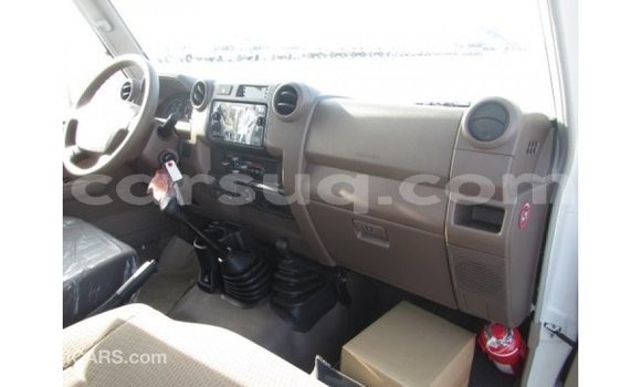 Buy Import Toyota Land Cruiser White Car in Import - Dubai in Barh el Gazel Buy Import Toyota Land Cruiser White Car in Import - Dubai in Barh el Gazel