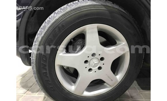 Acheter Import Voiture Mercedes‒Benz 190 (W201) Bleu à Import - Dubai, Barh el Gazel