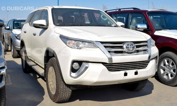 Acheter Import Voiture Toyota Fortuner Blanc à Import - Dubai, Barh el Gazel Acheter Import Voiture Toyota Fortuner Blanc à Import - Dubai, Barh el Gazel