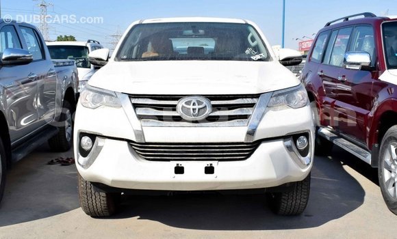 Acheter Import Voiture Toyota Fortuner Blanc à Import - Dubai, Barh el Gazel Acheter Import Voiture Toyota Fortuner Blanc à Import - Dubai, Barh el Gazel