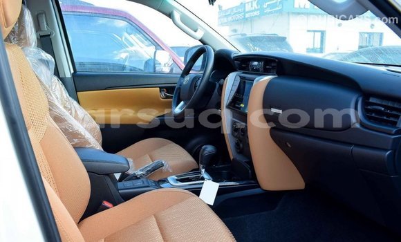 Acheter Import Voiture Toyota Fortuner Blanc à Import - Dubai, Barh el Gazel Acheter Import Voiture Toyota Fortuner Blanc à Import - Dubai, Barh el Gazel