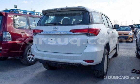 Acheter Import Voiture Toyota Fortuner Blanc à Import - Dubai, Barh el Gazel Acheter Import Voiture Toyota Fortuner Blanc à Import - Dubai, Barh el Gazel
