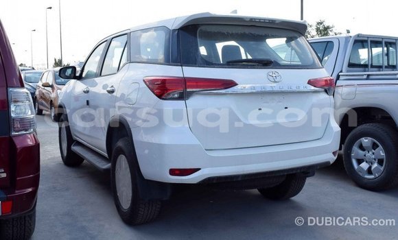 Acheter Import Voiture Toyota Fortuner Blanc à Import - Dubai, Barh el Gazel Acheter Import Voiture Toyota Fortuner Blanc à Import - Dubai, Barh el Gazel