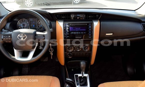 Acheter Import Voiture Toyota Fortuner Bleu à Import - Dubai, Barh el Gazel Acheter Import Voiture Toyota Fortuner Bleu à Import - Dubai, Barh el Gazel