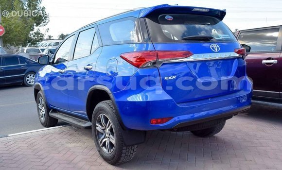 Acheter Import Voiture Toyota Fortuner Bleu à Import - Dubai, Barh el Gazel Acheter Import Voiture Toyota Fortuner Bleu à Import - Dubai, Barh el Gazel