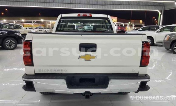 Acheter Import Voiture Chevrolet Silverado Blanc à Import - Dubai, Barh el Gazel Acheter Import Voiture Chevrolet Silverado Blanc à Import - Dubai, Barh el Gazel