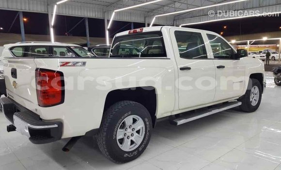 Acheter Import Voiture Chevrolet Silverado Blanc à Import - Dubai, Barh el Gazel Acheter Import Voiture Chevrolet Silverado Blanc à Import - Dubai, Barh el Gazel