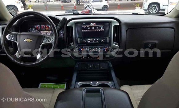 Acheter Import Voiture Chevrolet Silverado Blanc à Import - Dubai, Barh el Gazel