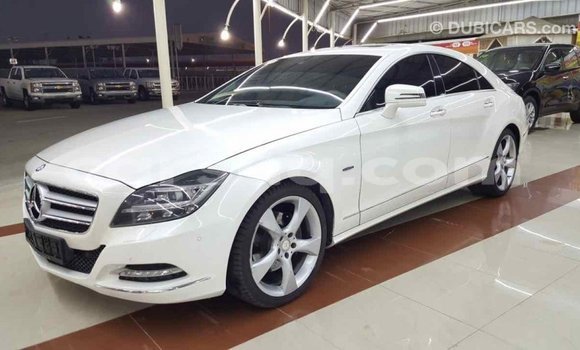 Acheter Import Voiture Mercedes‒Benz 190 (W201) Blanc à Import - Dubai, Barh el Gazel Acheter Import Voiture Mercedes‒Benz 190 (W201) Blanc à Import - Dubai, Barh el Gazel