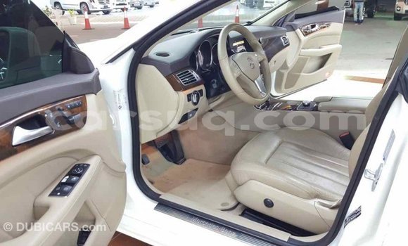 Acheter Import Voiture Mercedes‒Benz 190 (W201) Blanc à Import - Dubai, Barh el Gazel Acheter Import Voiture Mercedes‒Benz 190 (W201) Blanc à Import - Dubai, Barh el Gazel