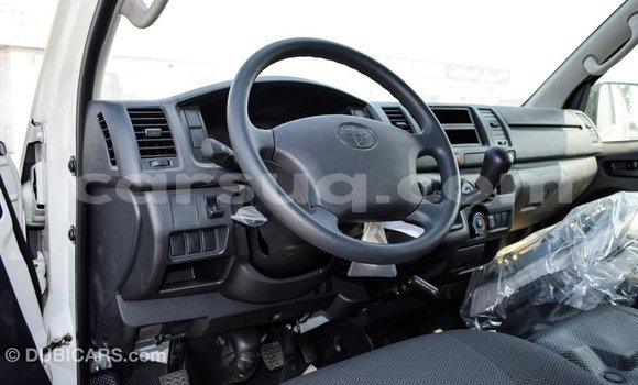 Acheter Import Voiture Toyota Hiace Blanc à Import - Dubai, Barh el Gazel Acheter Import Voiture Toyota Hiace Blanc à Import - Dubai, Barh el Gazel