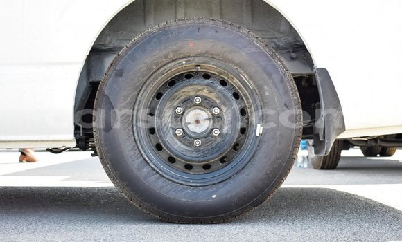 Acheter Import Voiture Toyota Hiace Blanc à Import - Dubai, Barh el Gazel Acheter Import Voiture Toyota Hiace Blanc à Import - Dubai, Barh el Gazel