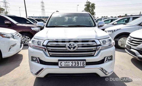 Acheter Import Voiture Toyota Land Cruiser Blanc à Import - Dubai, Barh el Gazel Acheter Import Voiture Toyota Land Cruiser Blanc à Import - Dubai, Barh el Gazel