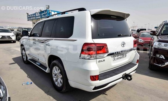 Acheter Import Voiture Toyota Land Cruiser Blanc à Import - Dubai, Barh el Gazel Acheter Import Voiture Toyota Land Cruiser Blanc à Import - Dubai, Barh el Gazel