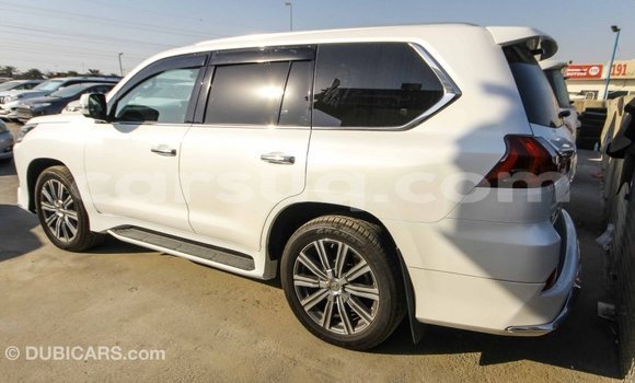 Acheter Import Voiture Lexus LX Blanc à Import - Dubai, Barh el Gazel