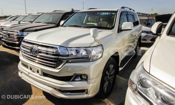 Acheter Import Voiture Toyota Land Cruiser Blanc à Import - Dubai, Barh el Gazel Acheter Import Voiture Toyota Land Cruiser Blanc à Import - Dubai, Barh el Gazel